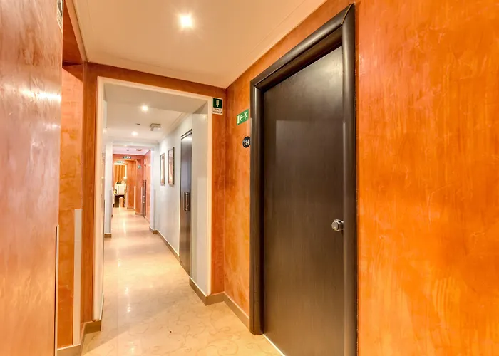 Hotel Everest 2*